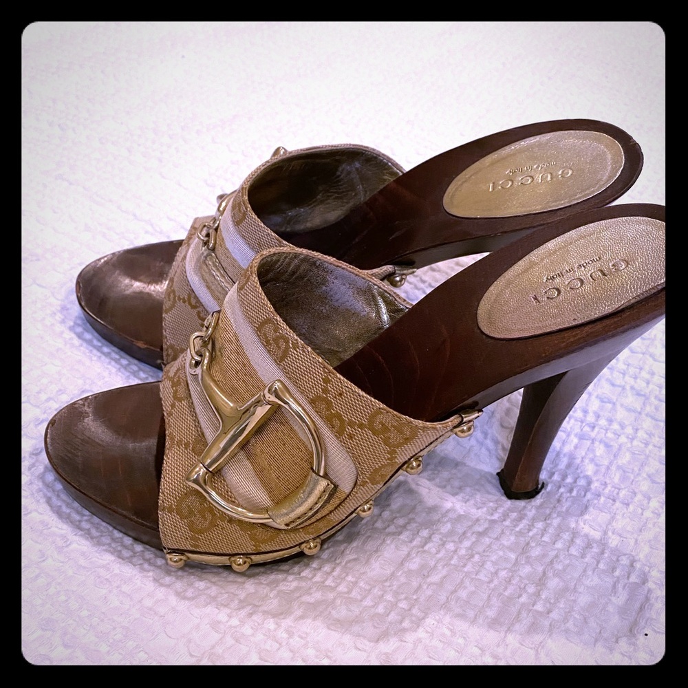 Vintage Gucci Tan/Gold Signature Mule Heels 7.5